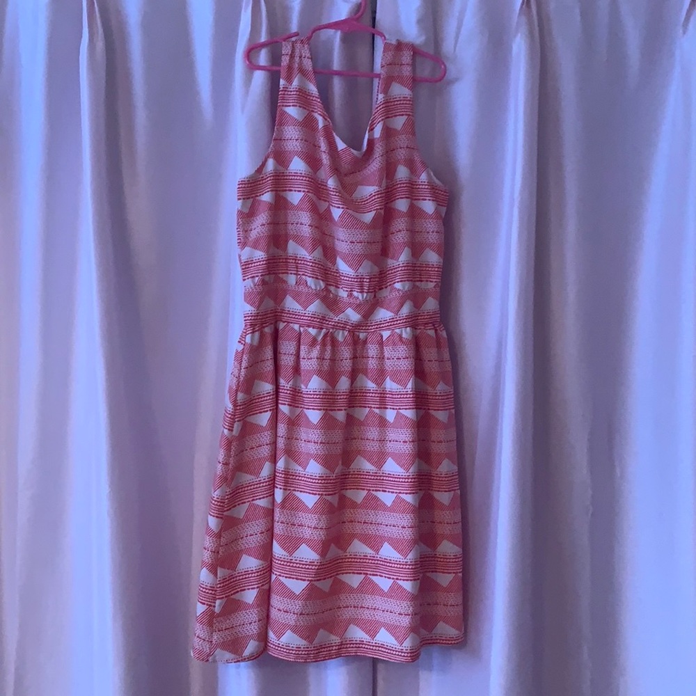 Women’s sleeveless knee length dress, size L, NWT